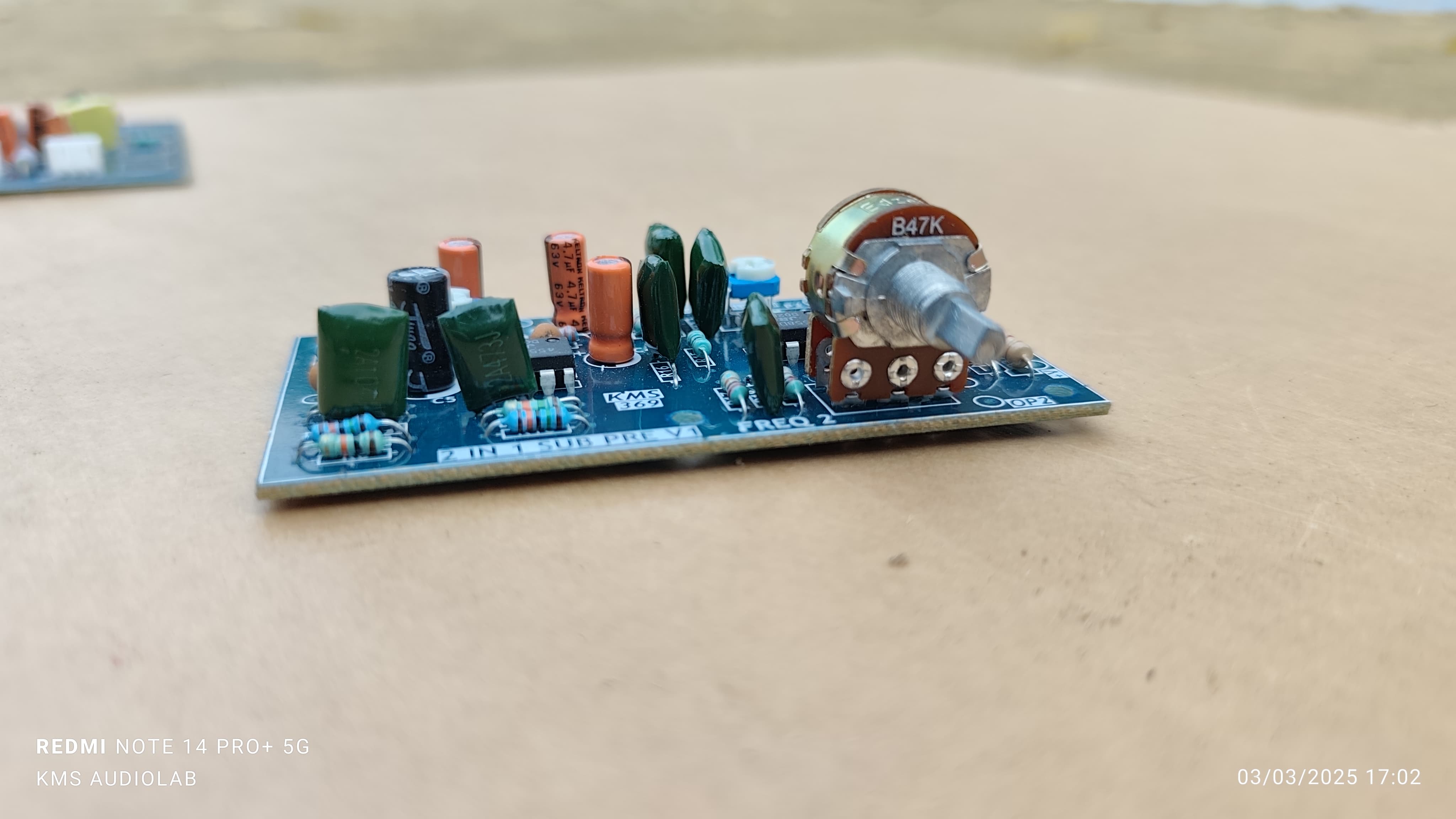 2in1 SUBWOOFER PRE AMPLIFIER 