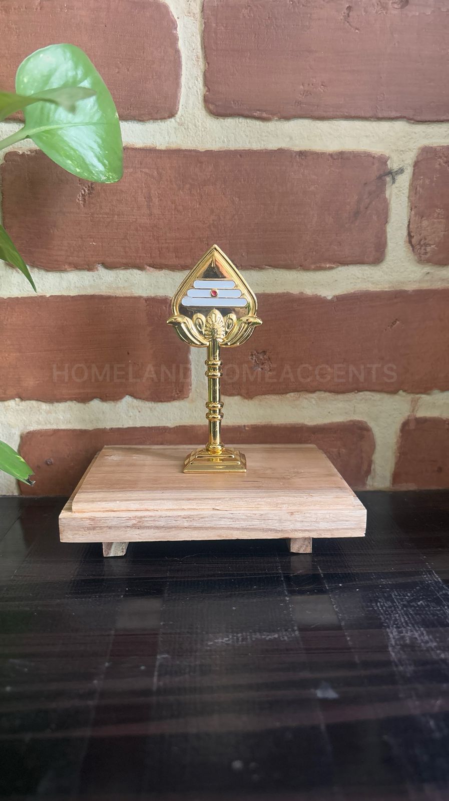 Murugar Vel - Gold 4 Inches