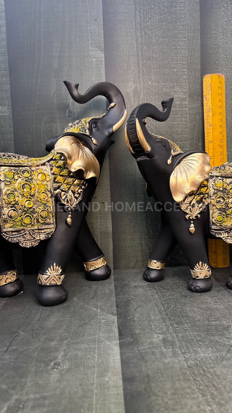Set of 2 Decorative Elephants – Polyresin Finish