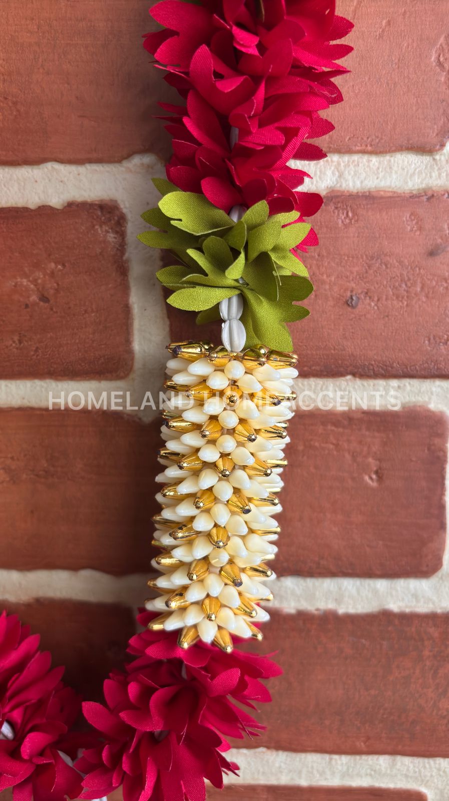 Exquisite Garland with Gold Detailing - MAA0038 (21 Inches)