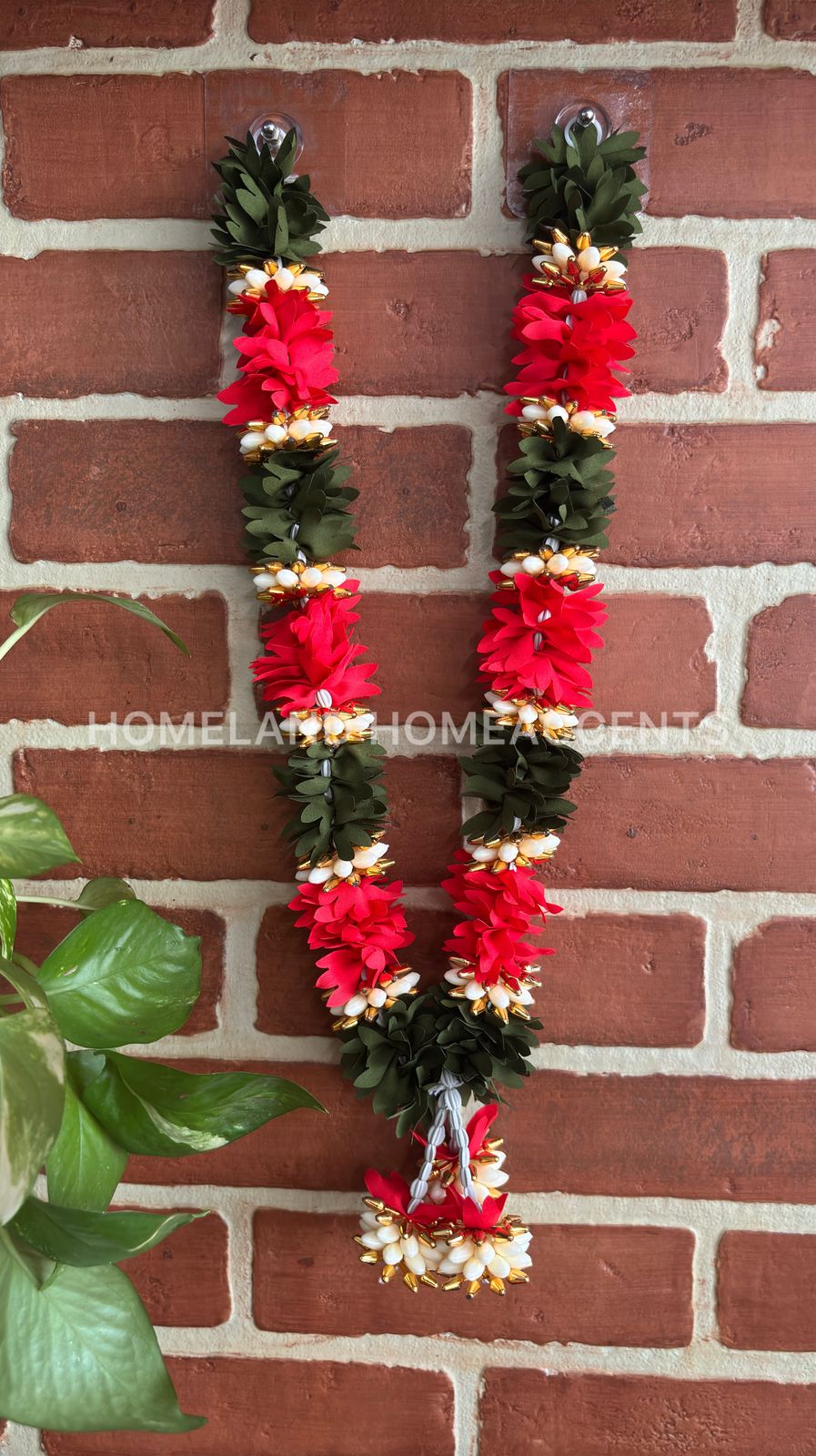 Malli Maalai/Garland Multicolour with Gold Details