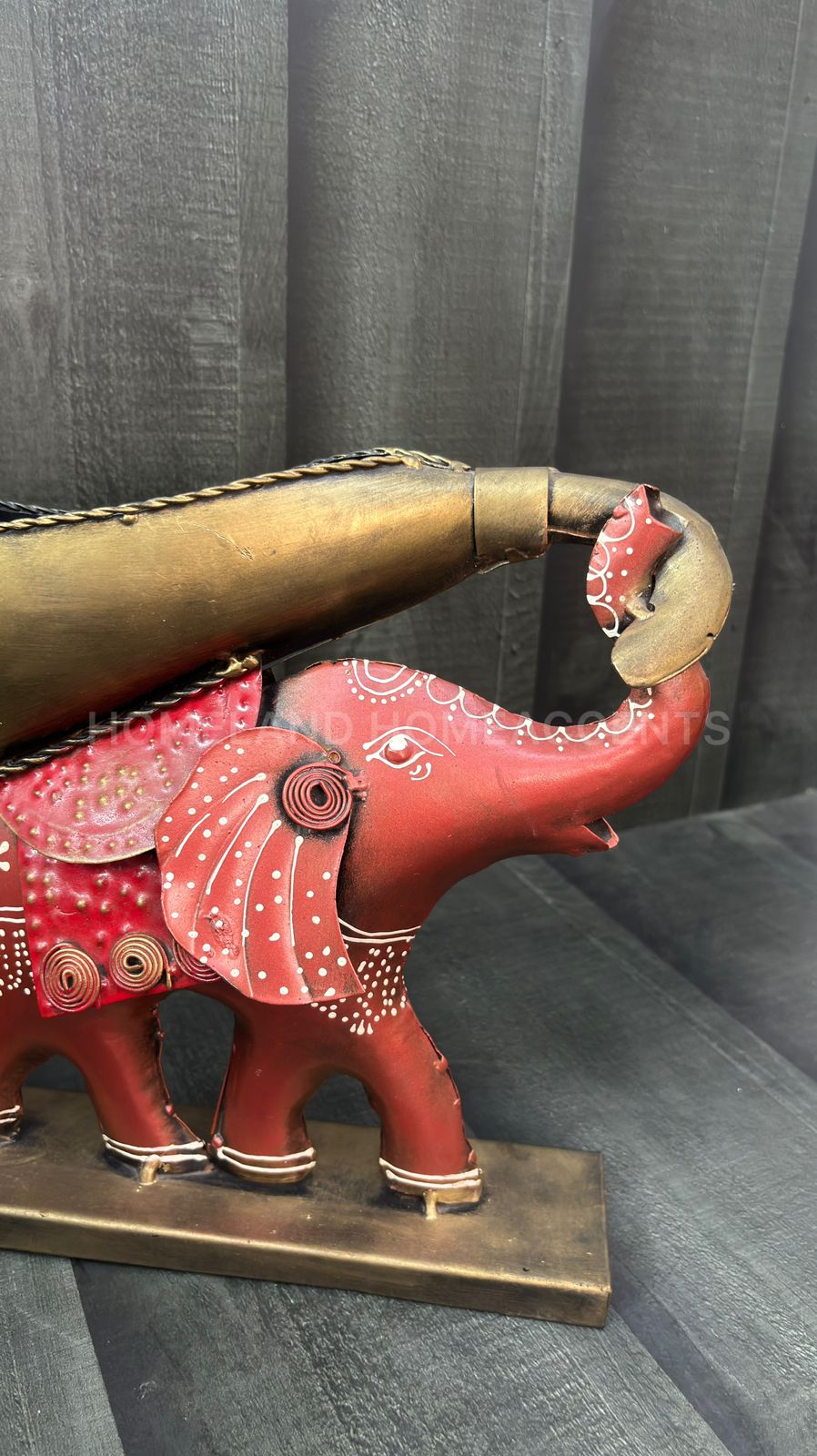 Rustic Metal Elephant Décor with Key Holder – 13x4.5x11.5 inches