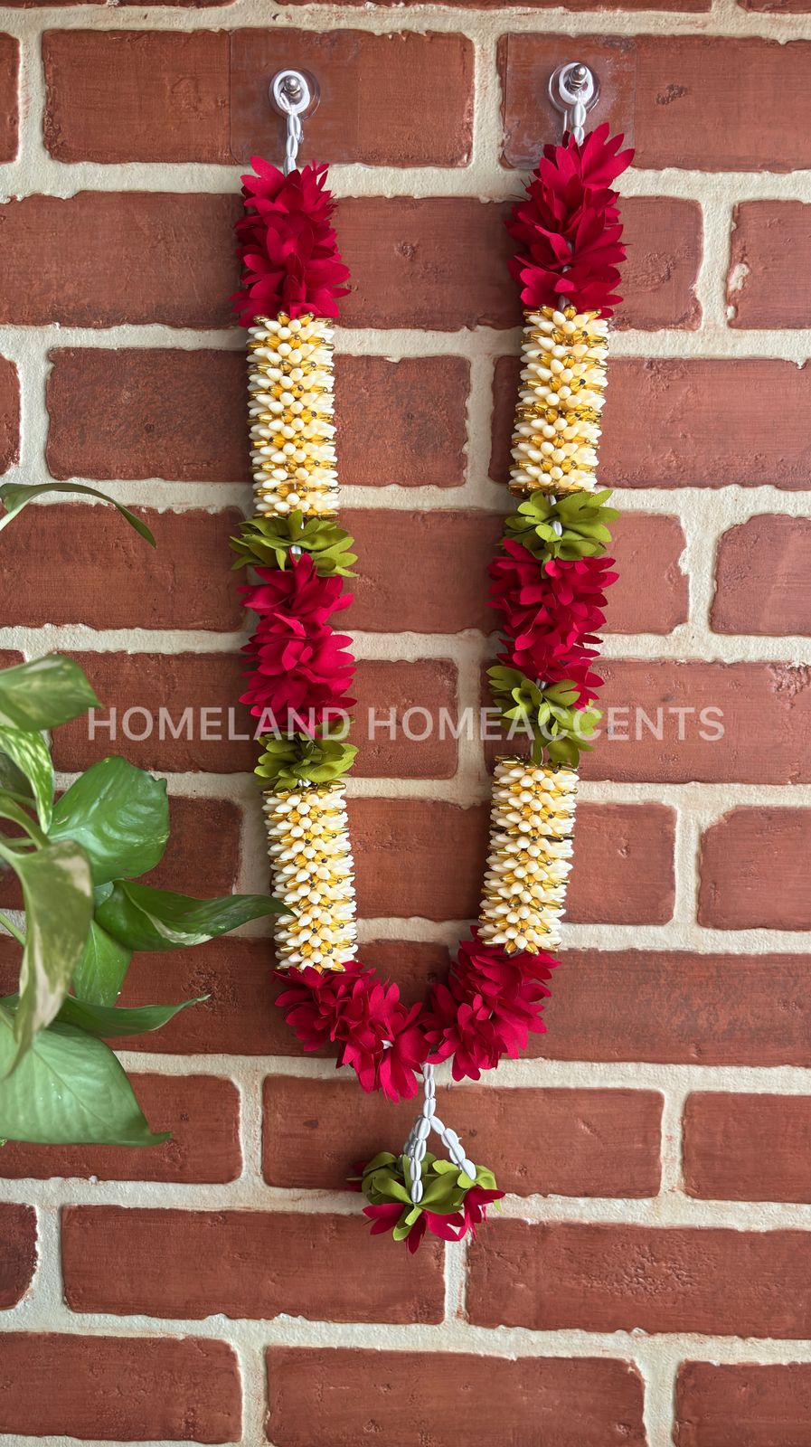 Exquisite Garland with Gold Detailing - MAA0038 (21 Inches)