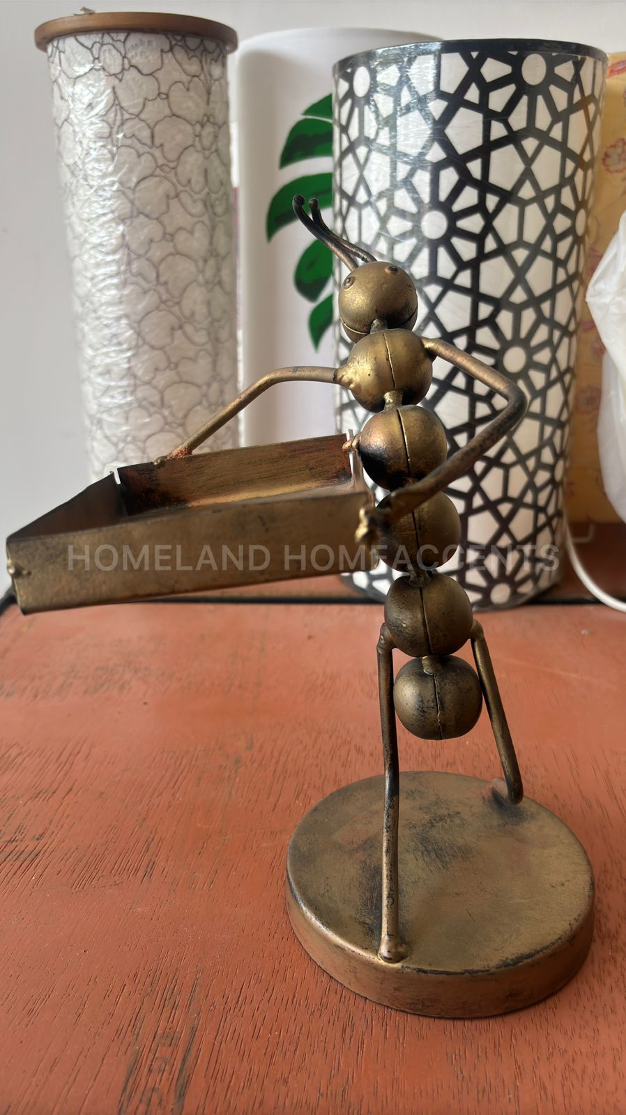 Handcrafted Iron Ant Stand – Powder Coated Utility Décor