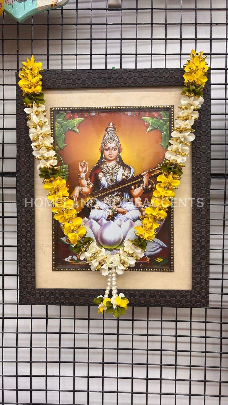 Exquisite Garland/Maalai - MAA046 (22 Inches)