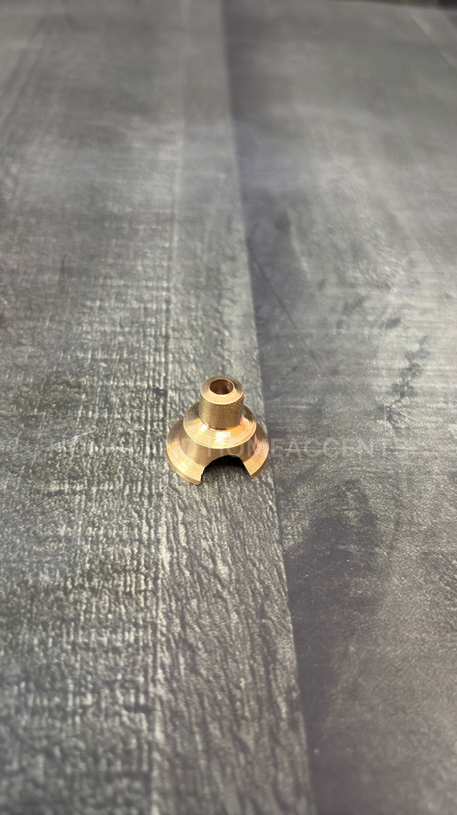 Round Brass Thiri Holder Small – Compact Design