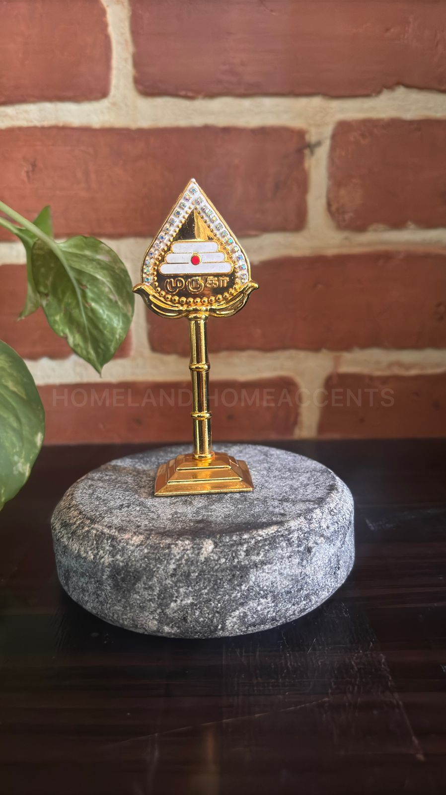 Murugar Vel with Stonework 4 Inches