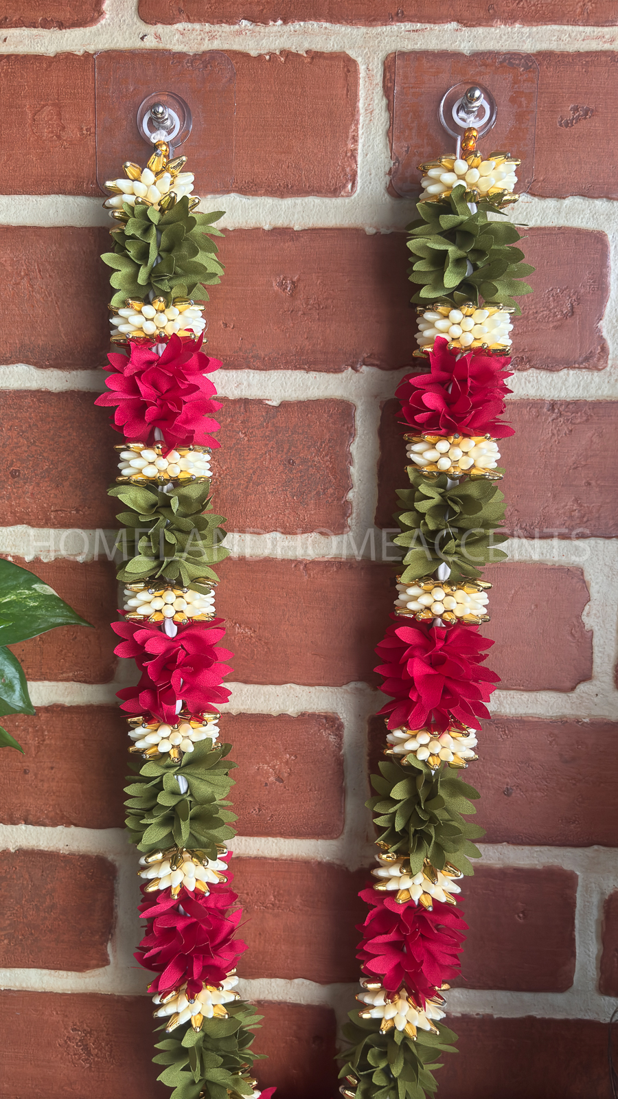 Malli Maalai/Garland Multicolour with Gold Details