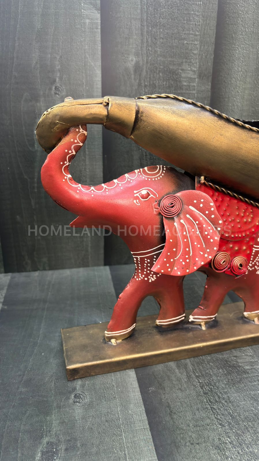 Rustic Metal Elephant Décor with Key Holder – 13x4.5x11.5 inches