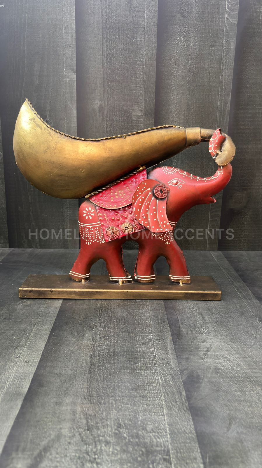 Rustic Metal Elephant Décor with Key Holder – 13x4.5x11.5 inches
